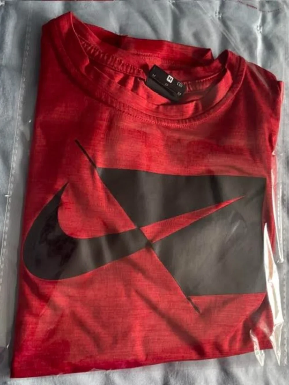 Nike Big Kids Boys Dri-FIT HBR V-Neck Short Sleeve T-Shirt Size Medium Red